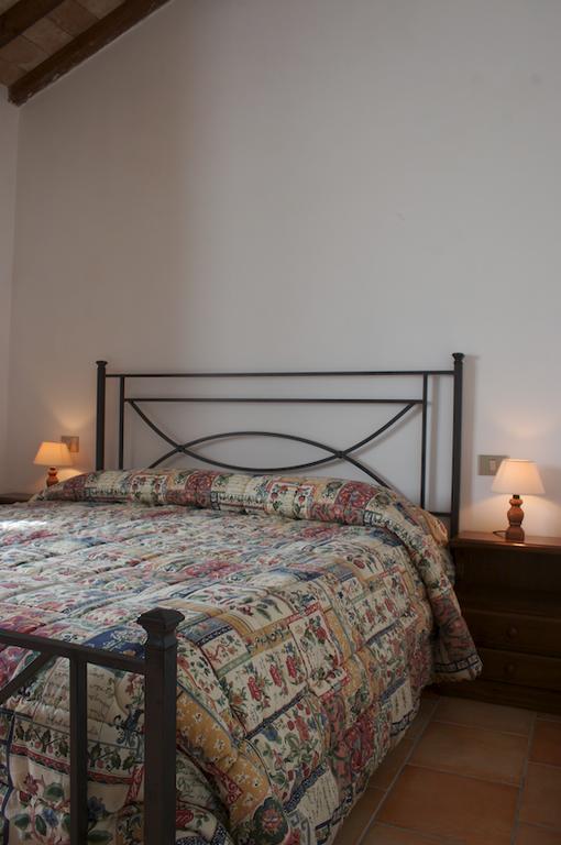 Agriturismo Collepina Amelia Habitación foto